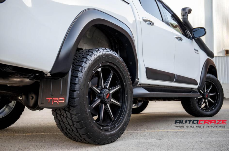 TOYOTA-HILUX-4WD-WARRIOR-MATTE-BLACK-POLISHED-SPOKE